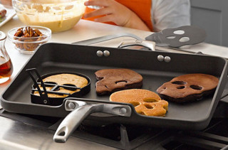 Skull-Shaped Pancake Mold