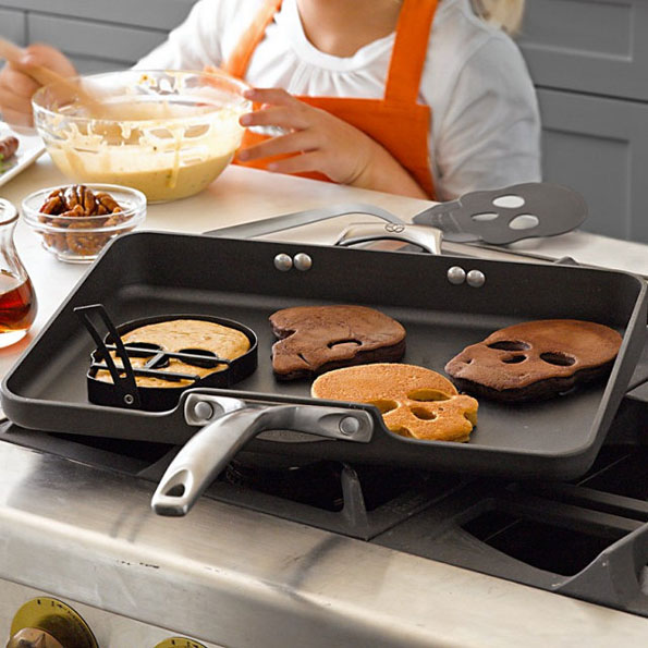 Skull-Shaped Pancake Mold