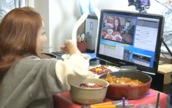 Girl Makes Bank Eating On Camera