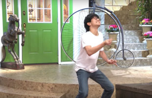 See The World Record Holder For Most Snaps In A Minute