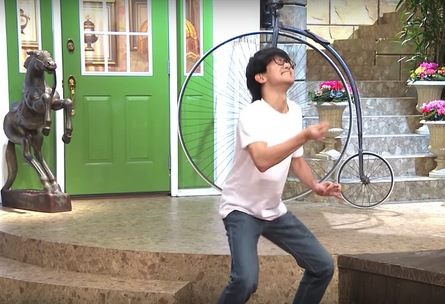See The World Record Holder For Most Snaps In A Minute