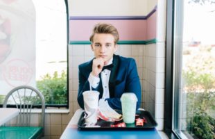 One Classy Teenager Took His Senior Photos At Taco Bell