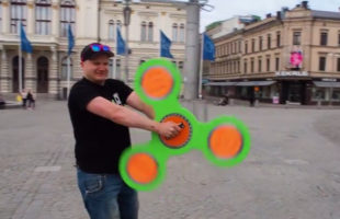 The World’s Largest Fidget Spinner & More Incredible Links