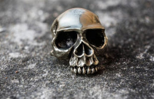 The Stuff of Legends : The Skull Rings