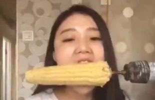 Woman Tries to Eat Corn Using a Drill and See The Results