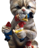 Lawn Kitty For Your ‘Kitty To Play With’ Or Is It For Interior Decoration!?