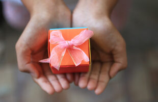 5 Things to Do If You’re Suddenly Single on New Year’s Eve