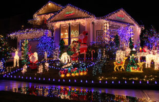 How Much Does it Cost to Decorate a House for the Christmas Holidays