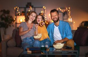 Top Advantages of Watching Movies on the Internet