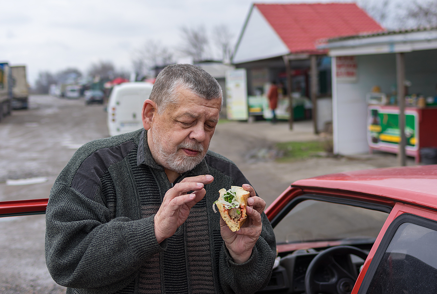 10 Foods You Should Never Let People Eat In Your Car