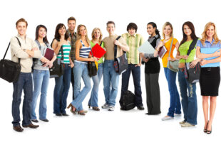 Easy Ways to Dress Fashionable in College