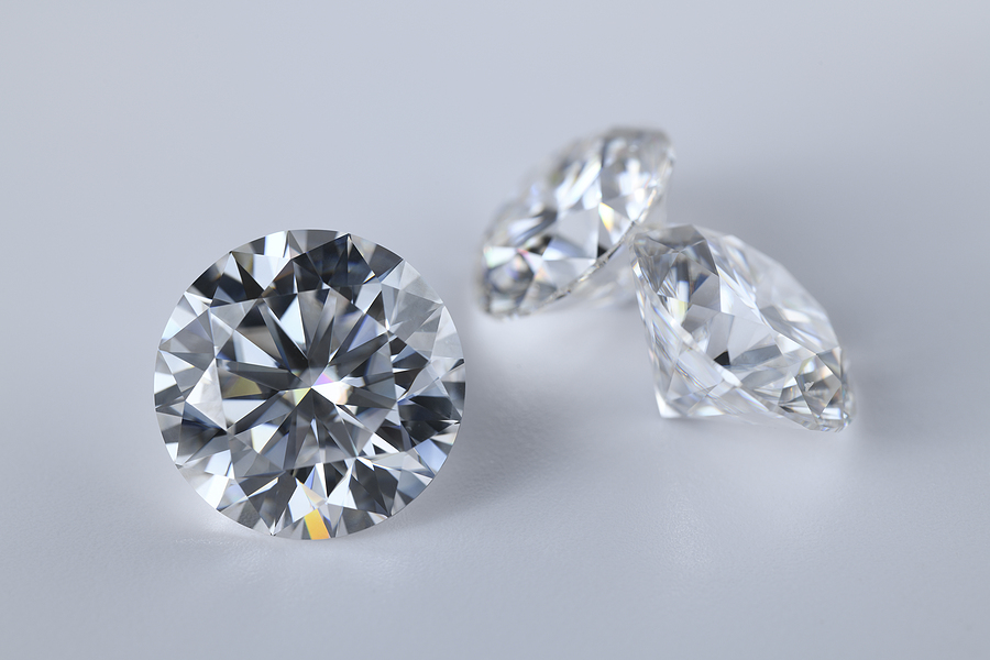 Diamonds – The Four C’s Explained : Carat, Clarity, Colour & Cut Diamond Gemstone. Precious Loose Diamonds. Round Cut Gem Stone.
