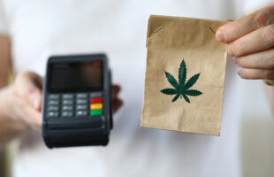 5 Amazing Gifts Cannabis Enthusiast Would Appreciate