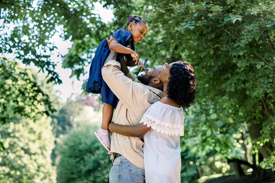8 Tips For Establishing Regular Family Time Despite Tech Overload