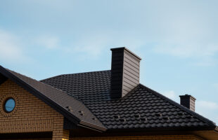 Pros and Cons of Metal Roofs For Your Home