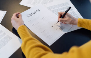 The Benefits of Using a Custom Cover Letter Generator Online