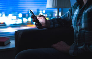 Sexting Can Help Men to Maintain Good Mental Health! Is it True?