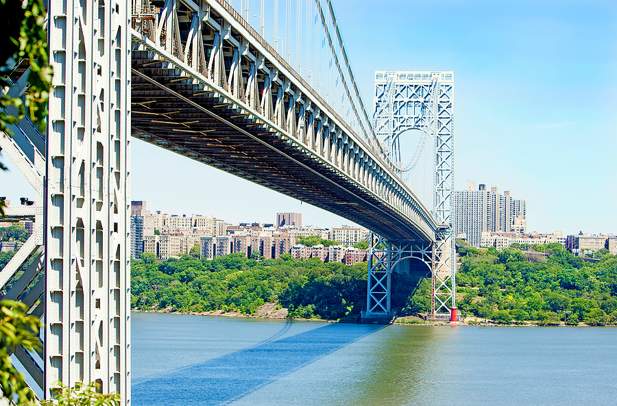 In the Heights Review The little red lighthouse and the George Washington Bridge in Ne