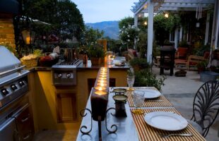 Taking Your Back Yard to New Levels with an Outdoor Kitchen