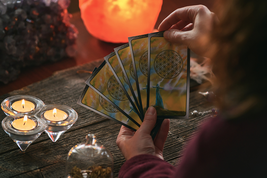 5 Ways to Tell If You are the Right Candidate for a Tarot Reading