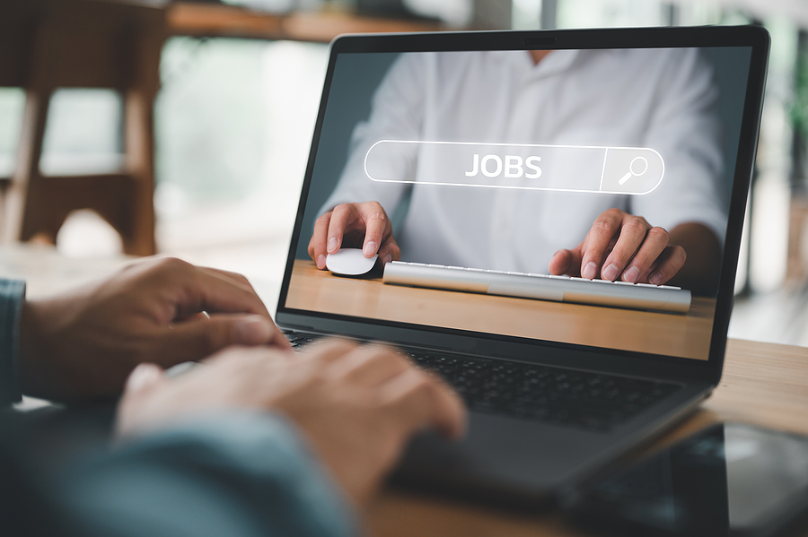 Why Use Social Media To Enhance Your Tech Recruitment Strategies?
