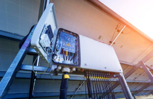 How to choose the suitable solar inverters for residential purposes