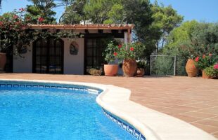 8 Great Upgrades To Your Yard To Have Even More Fun During Summer