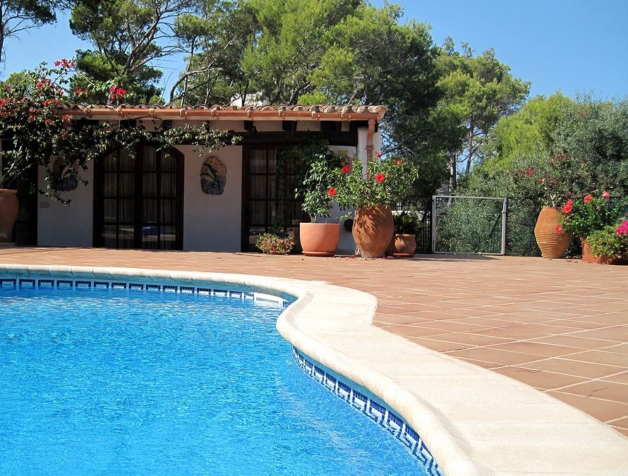 8 Great Upgrades To Your Yard To Have Even More Fun During Summer