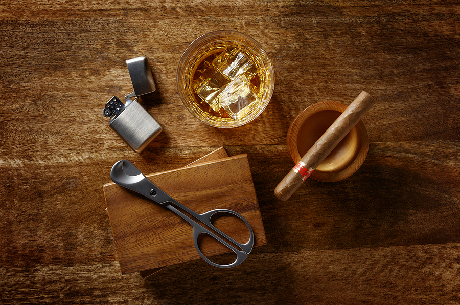 How to Ash a Cigar