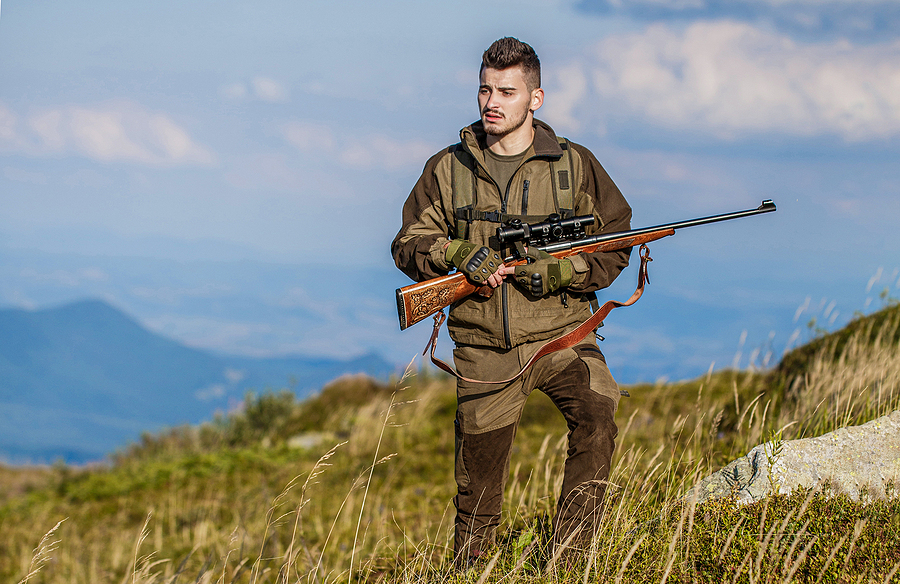 A Beginner’s Guide to Deer Hunting Apps for Tracking and Scouting