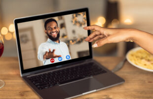 6 Ways to Spark Your Long Distance Relationship