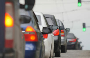 5 Tips for Driving Safely in a Busy City Environment