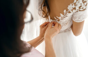 Choosing the Best Mother of the Bride Dress
