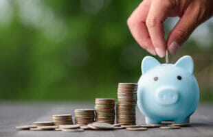 What are the economic indicators that can predict stock market moves?