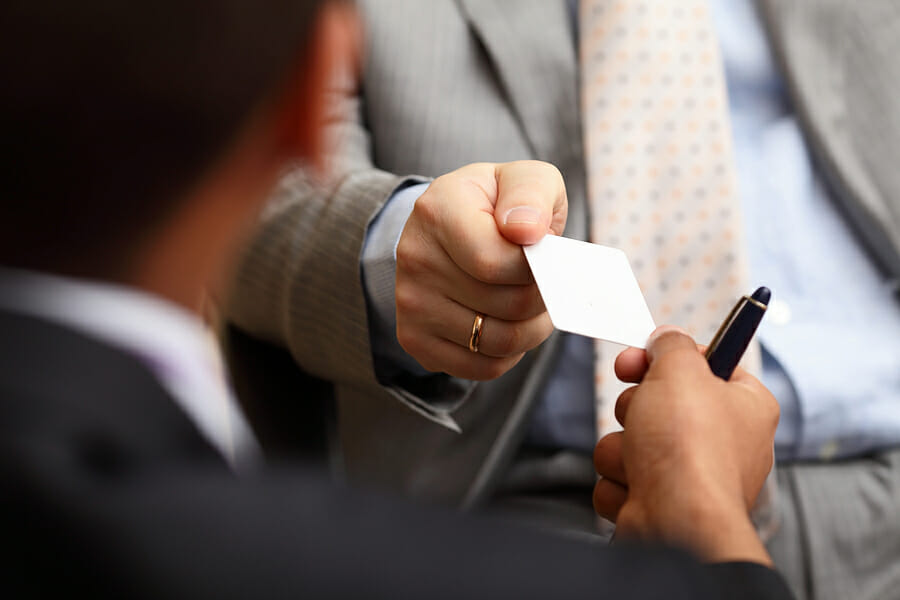 The Advantages of Digital Business Cards Over Traditional Paper Cards