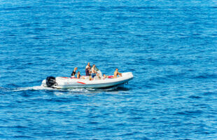 Inflatable Dinghy vs. Hard-Bodied Dinghy