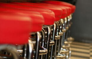 Choosing The Right Bar Stools: 5 Helpful Hints