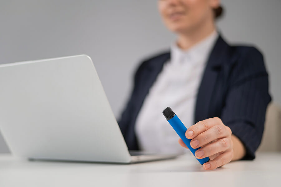 Buying a Disposable Vape? Here Are the 4 Reasons Why You Shouldn’t