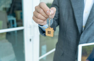 How to Find Family-Friendly Holiday Home Short-term Rentals in Dubai Hills: Your Ultimate Guide