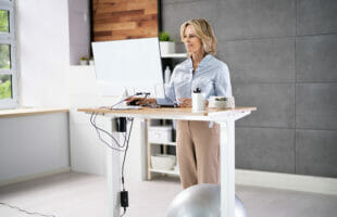 The Walking Table Makes Moving Easy