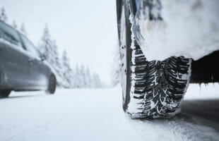 How to Stay Safe When Driving on Ice 