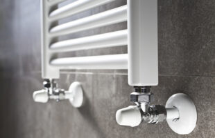 Towel Radiators vs Traditional Heaters: Which Is Right for Your Bathroom?