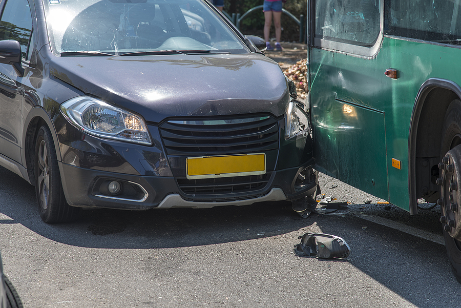 4 Reasons Why Hiring an Experienced Attorney is Crucial for Winning Your Bus Accident Lawsuit