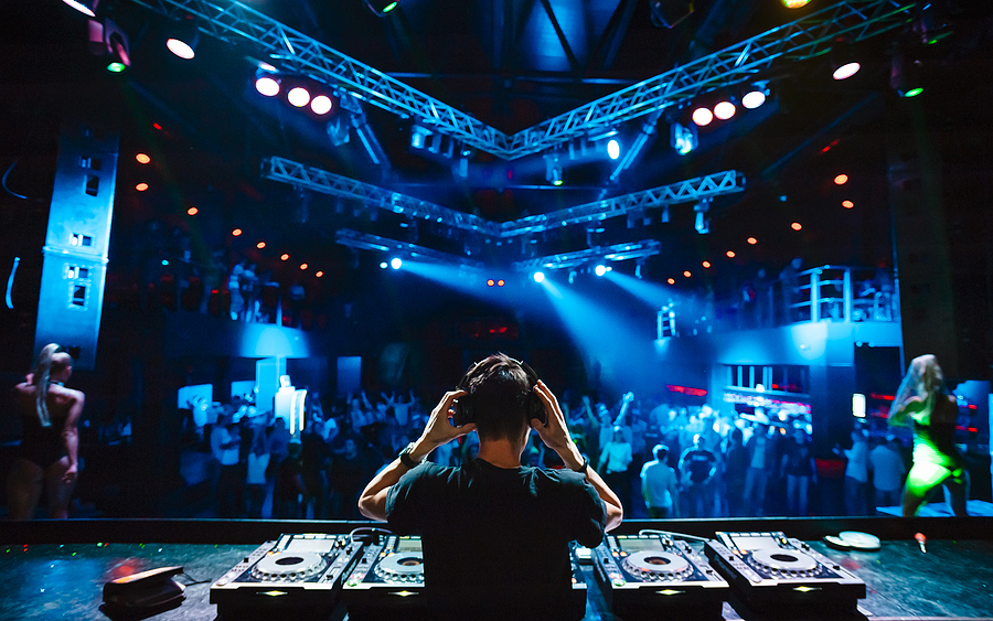 Light Whips: The Ultimate Rave Accessory for an Unforgettable Night