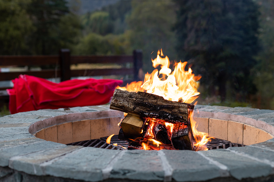 Top Benefits of Adding a Custom Backyard Fire Pit to Your Home